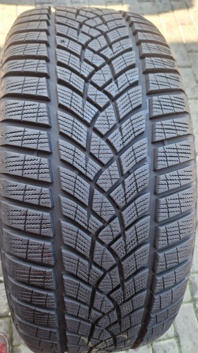 GOODYEAR ULTRA GRIP PERFORMANCE + 245 45 19