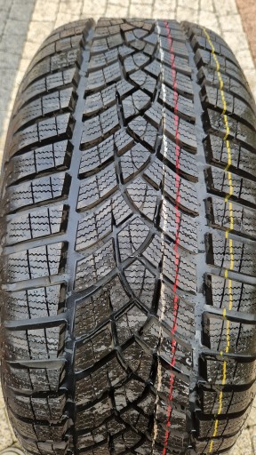 GOODYEAR ULTRA GRIP PERFORMANCE G1 225 55 16