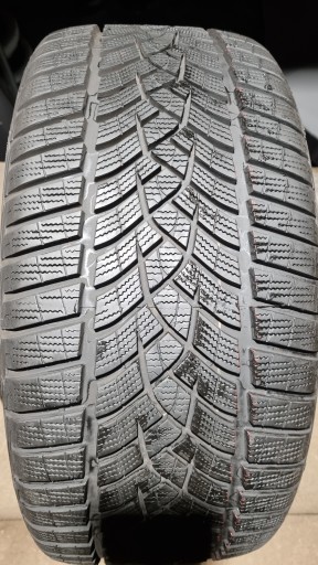 GOODYEAR ULTRAGRIP PERFORMANCE+235 35 19