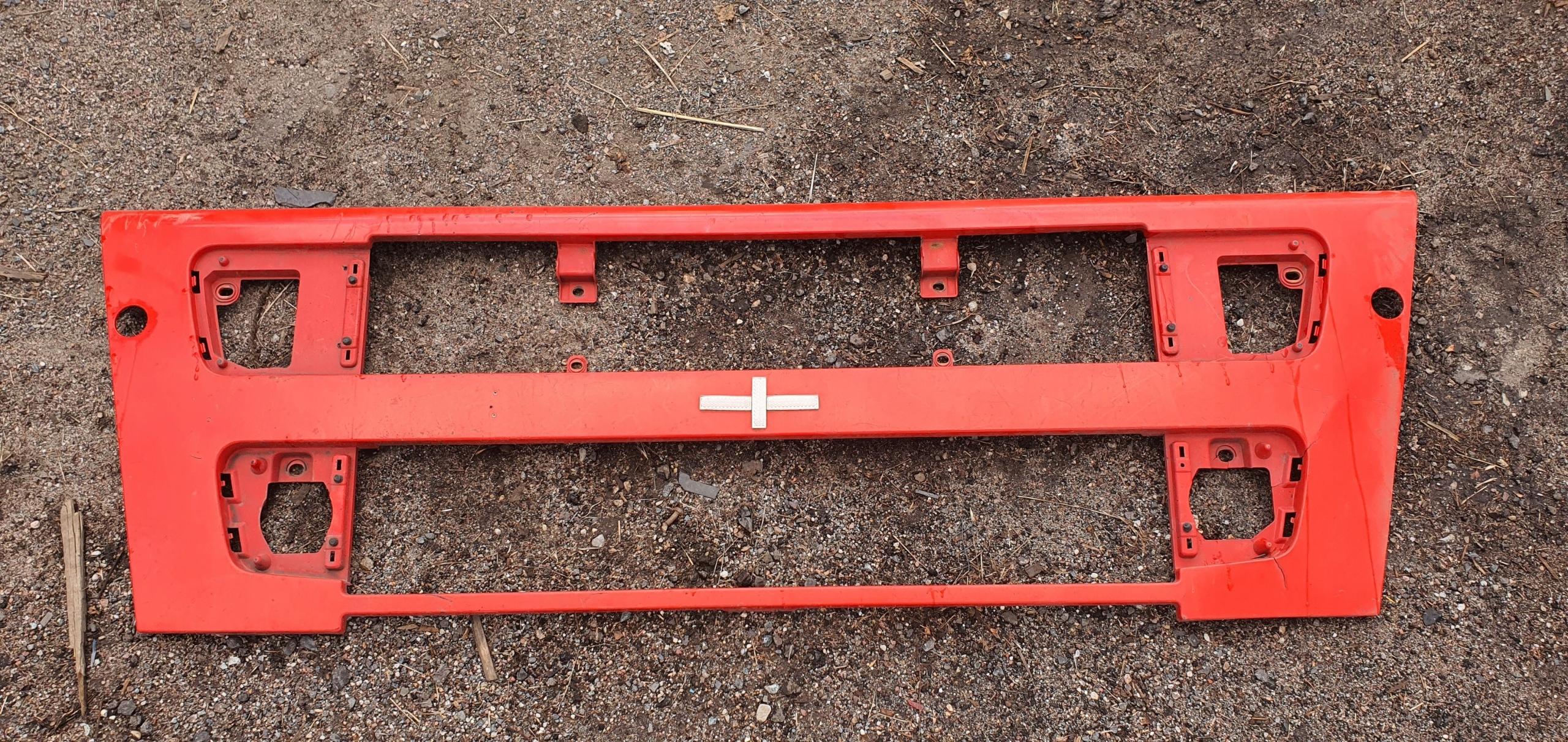 ГРИЛЬ КАПОТ НИЖНЯ РЕШІТКА VOLVO FM9