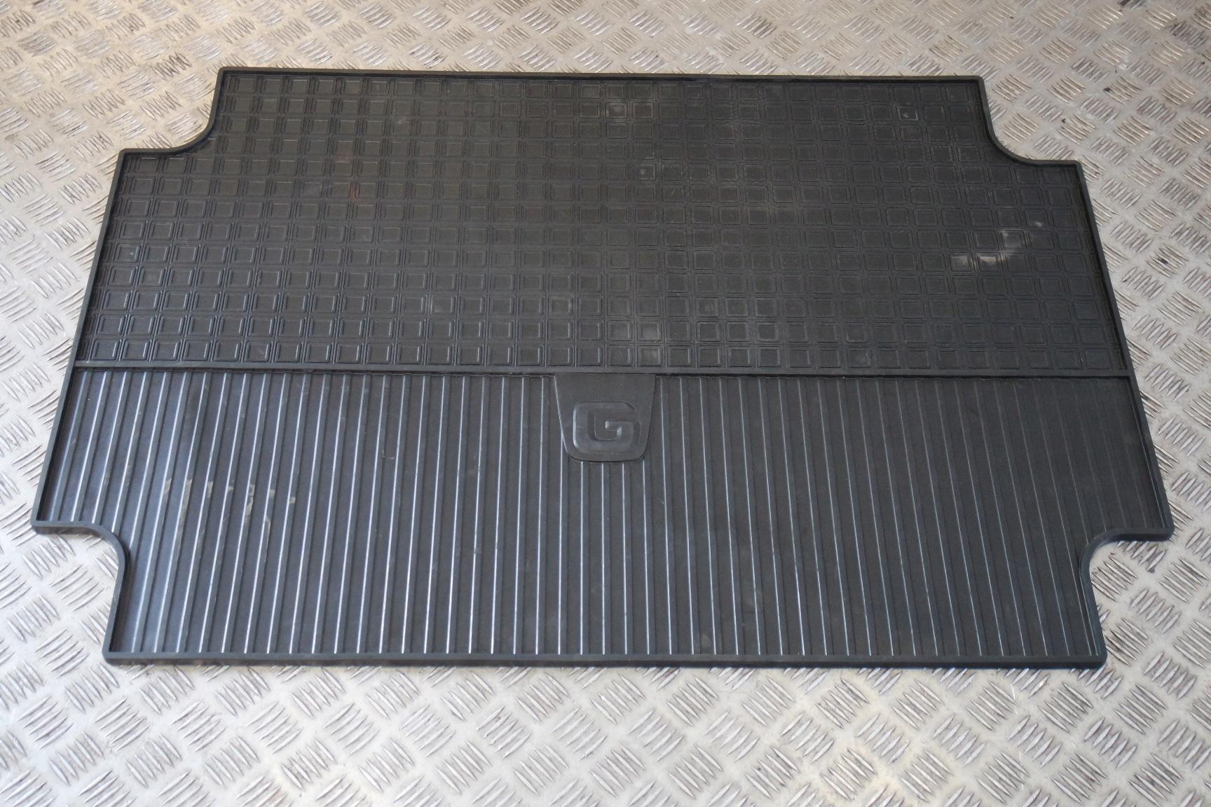 A4636844300 - Гумове облицювання багажного відділення MERCEDES W463 / 4