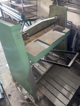 Гільйотина для листового металу 1м