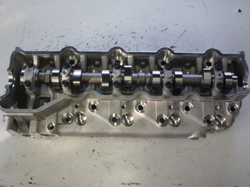 Головка двигуна mitsubishi 2.8 td 4m40 t нова комплектація