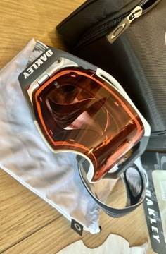 Очки OAKLEY Prizm AB MX + гибкий шлем BELL Moto-9