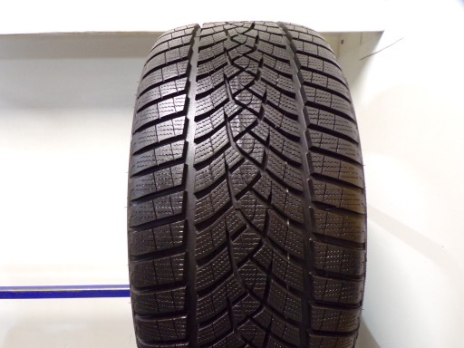 Goodyear Ultra Grip Performance + 235/35R19 91W_F-VAT_8,5 мм