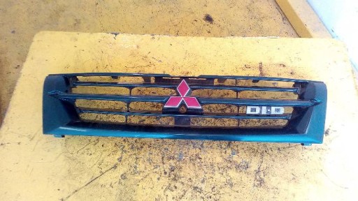 Решітка Радіатора Mitsubishi Pajero