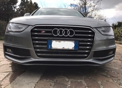 Решітка Audi A4 B8 style S4 12-15