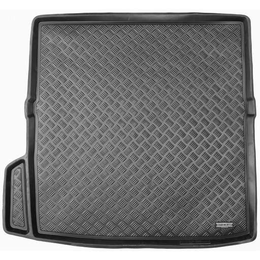 Резиновый автомобильный коврик подходит для Volvo XC90 II 2015 года выпуска.