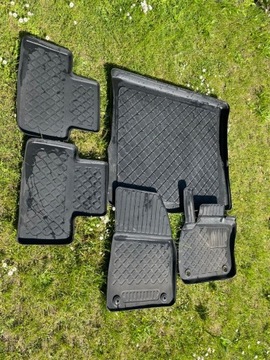 Гумові килимки і килимок в багажник для Volvo XC40
