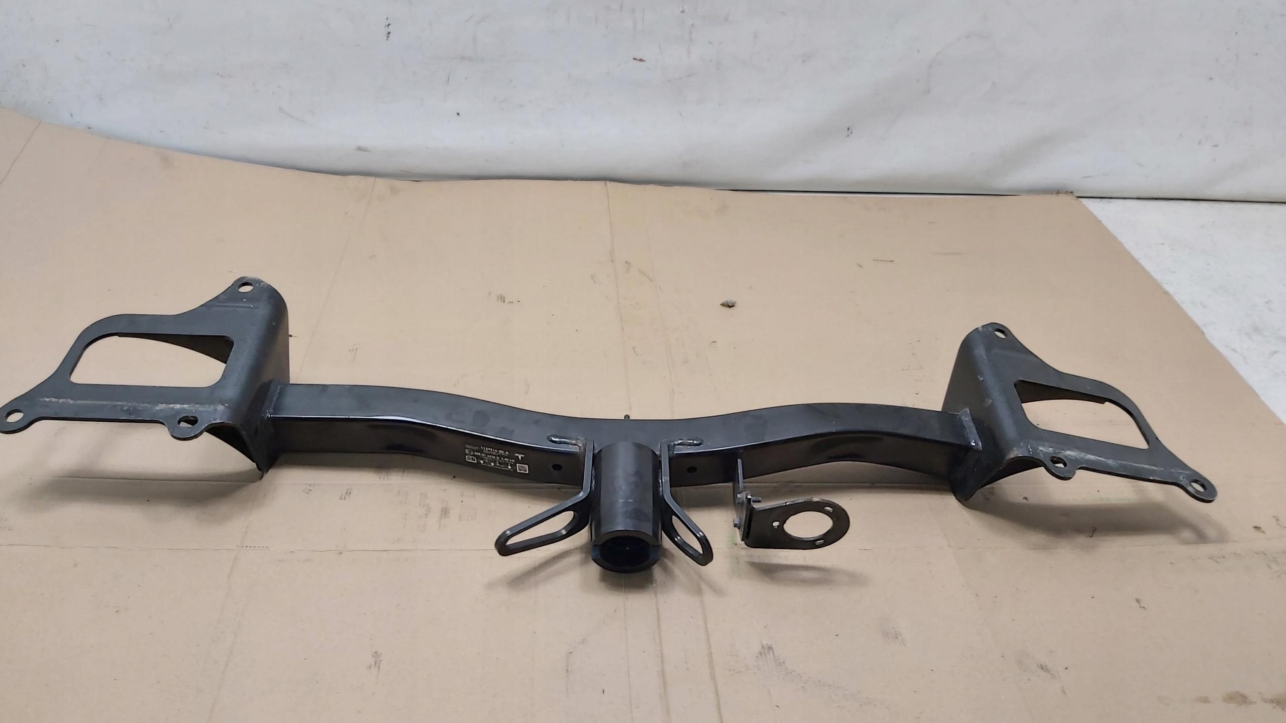 БУКСИРОВОЧНЫЙ КРЮК ДЛЯ TESLA MODEL 3 1137916-00-A