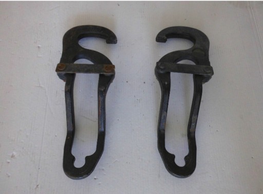 БУКСИРУВАЛЬНИЙ ГАК ПЕРЕДНИЙ ЛІВИЙ ПРАВИЙ DODGE RAM IV 4 09-18