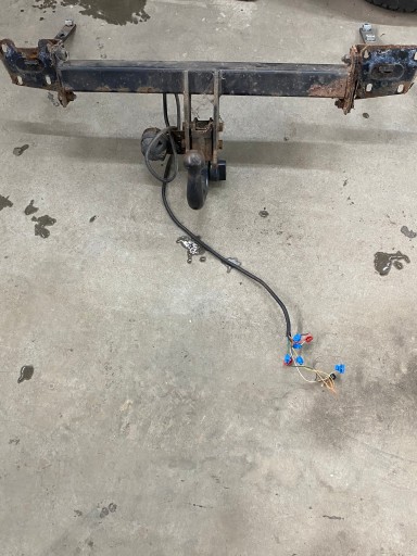 БУКСИРУВАЛЬНИЙ ГАК SUBARU LEGACY V COMBI