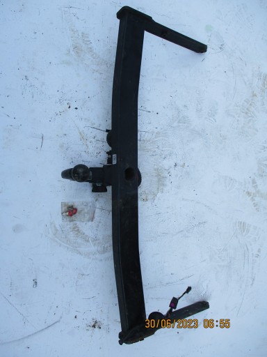 БУКСИРУВАЛЬНИЙ ГАК VW GOLF 5K7 5K7803881A