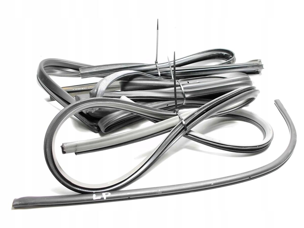 2 - HONDA CR - V II 02-06R ущільнення передньої лівої двері