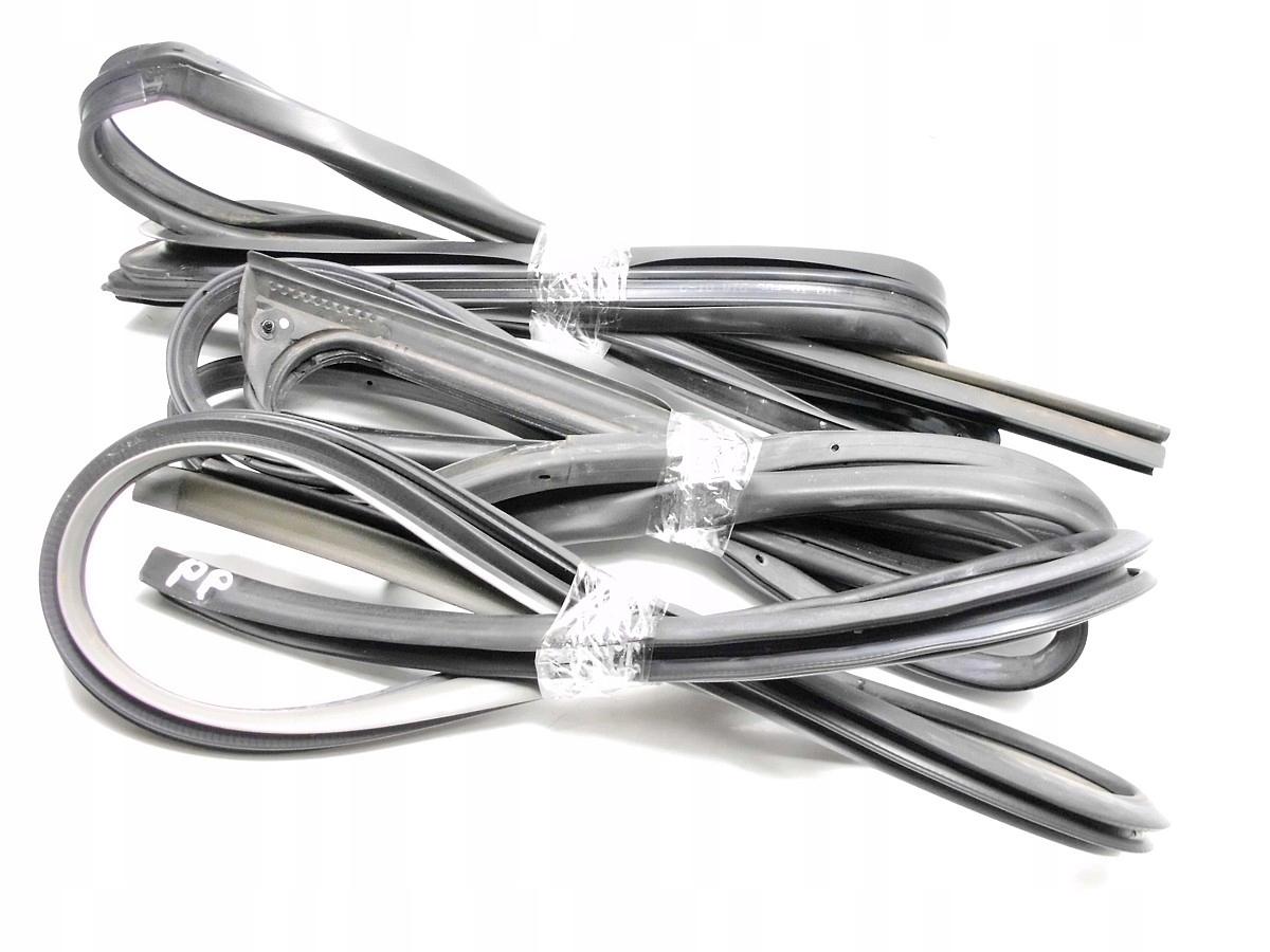 CRV2 - HONDA CRV II 02-06 КОМПЛЕКТ УЩІЛЬНЮВАЧ ПРАВОЇ ДВЕРІ П