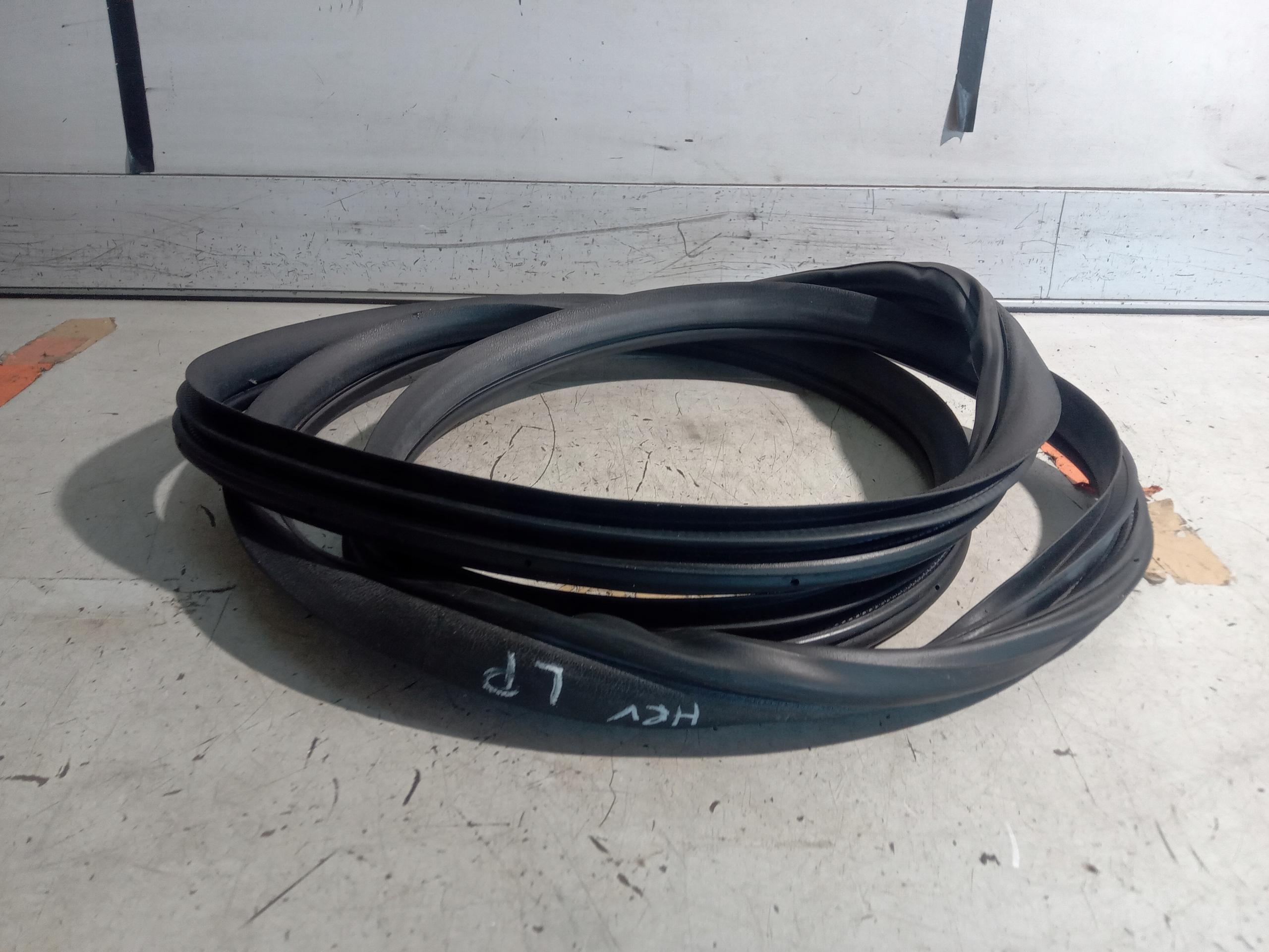 HONDA HR-V II ПРОКЛАДКА ДВЕРИ ЛЕВАЯ ПЕРЕДНЯЯ