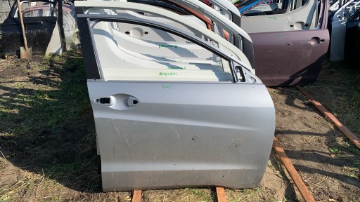 Honda hrv hr-v передні праві двері