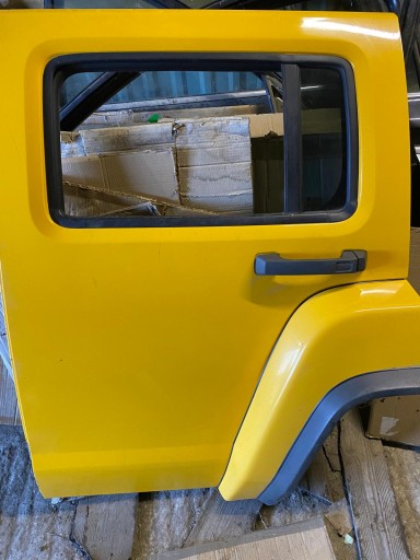 Hummer h3 двері зліва