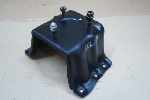 HYUNDAI Galloper кронштейн кріплення запасного колеса 98-03r