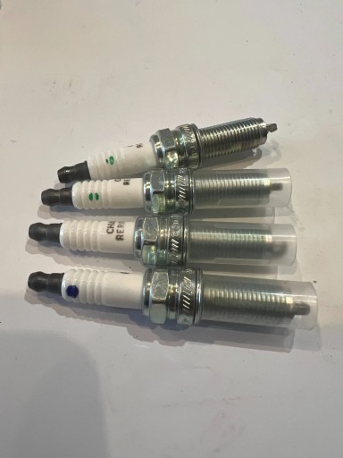 18848 10080 - Hyundai i10 i20 i30 Spul Sug Set 4 New Oem OEM