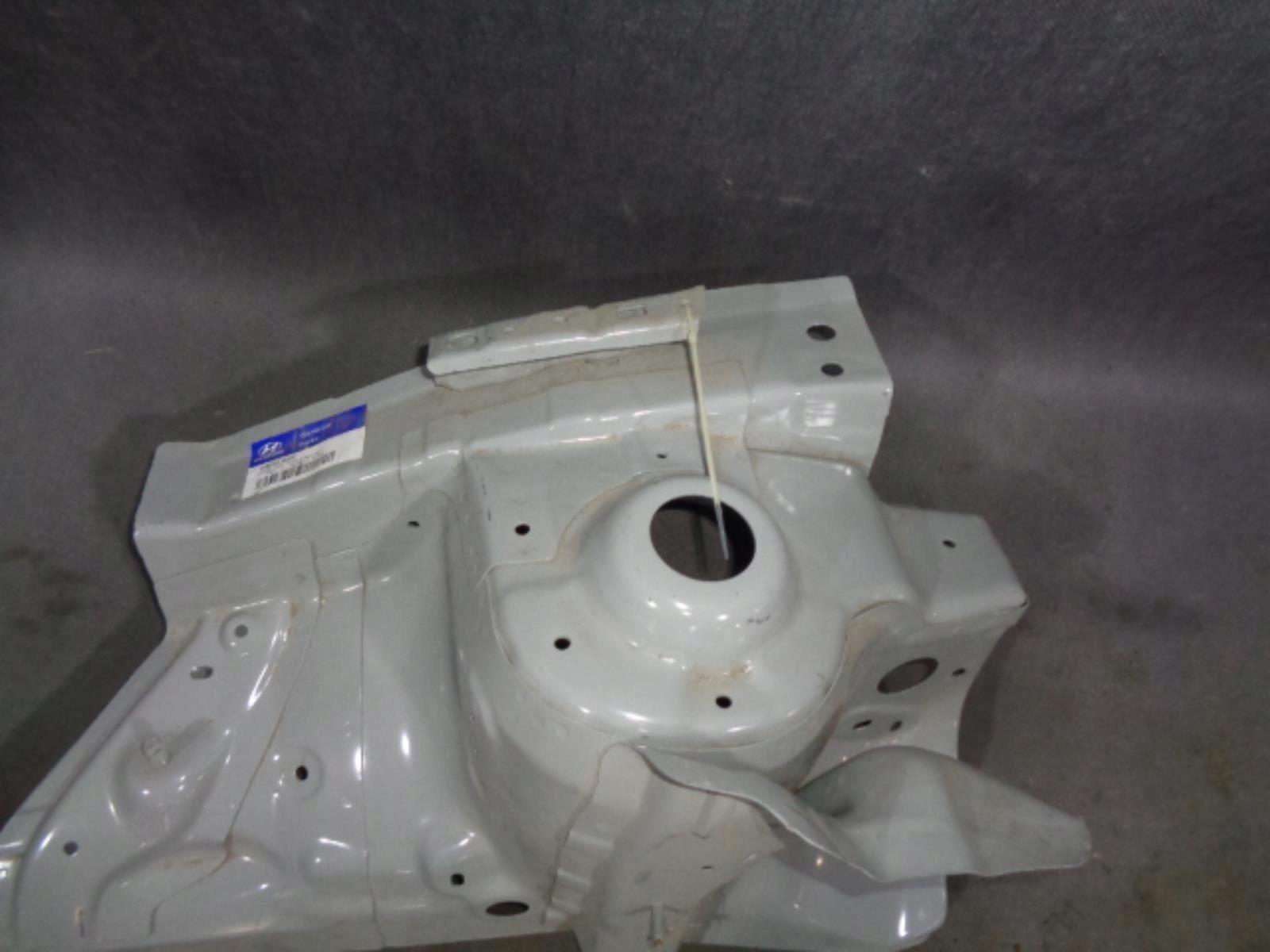 64520-C8000 - HYUNDAI I20 15-чашка фартук правый orig