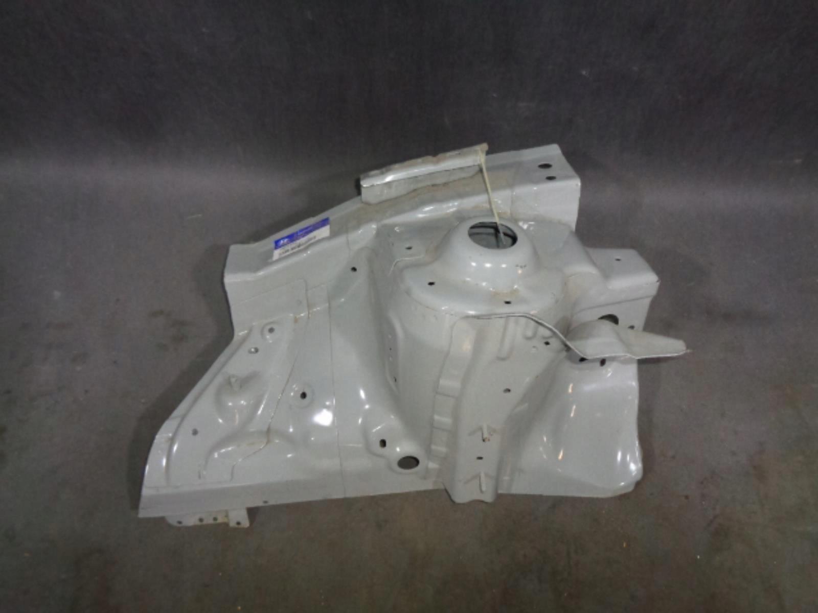 64520-C8000 - HYUNDAI I20 15-чашка фартук правый orig