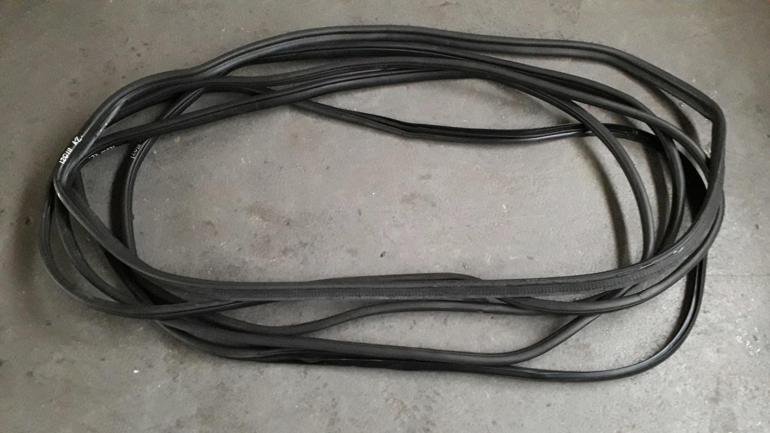 Hyundai I20 III 2020 - уплотнитель кузова двери