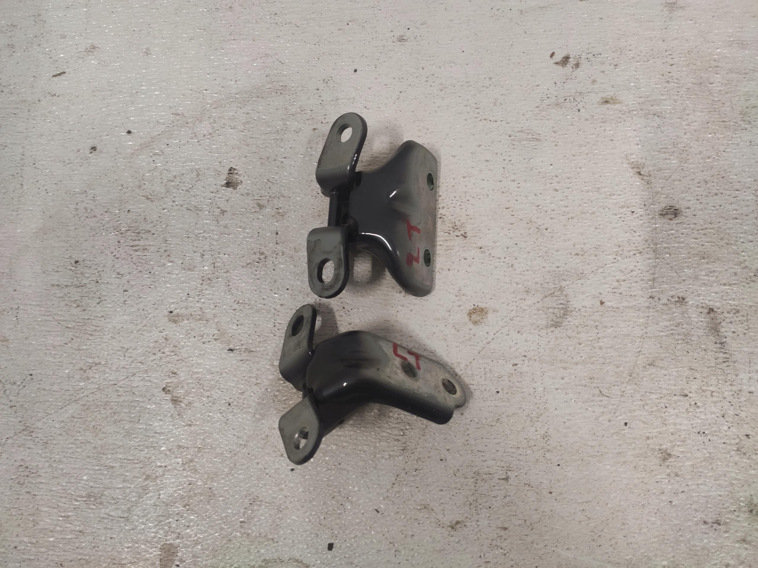 HYUNDAI i20 III 2021 дверные петли правая передняя