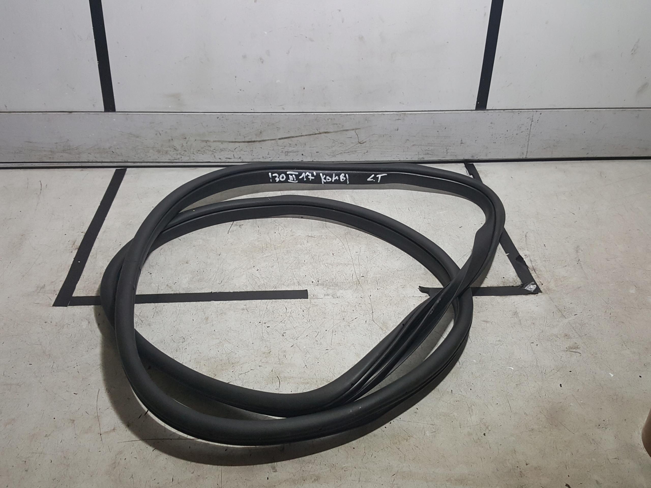 Hyundai I30 III универсал уплотнитель двери левый задний