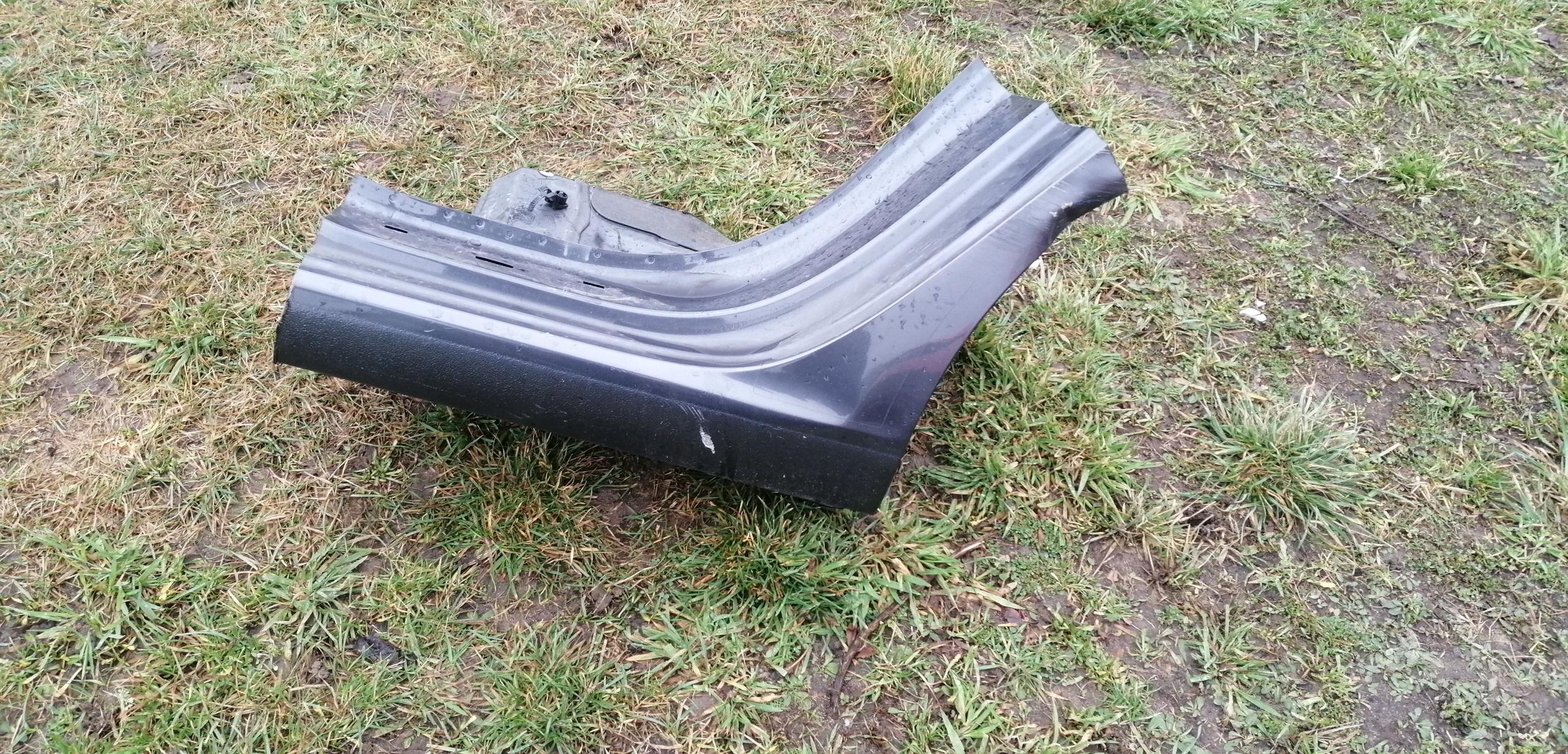 HYUNDAI i30 III левый порог