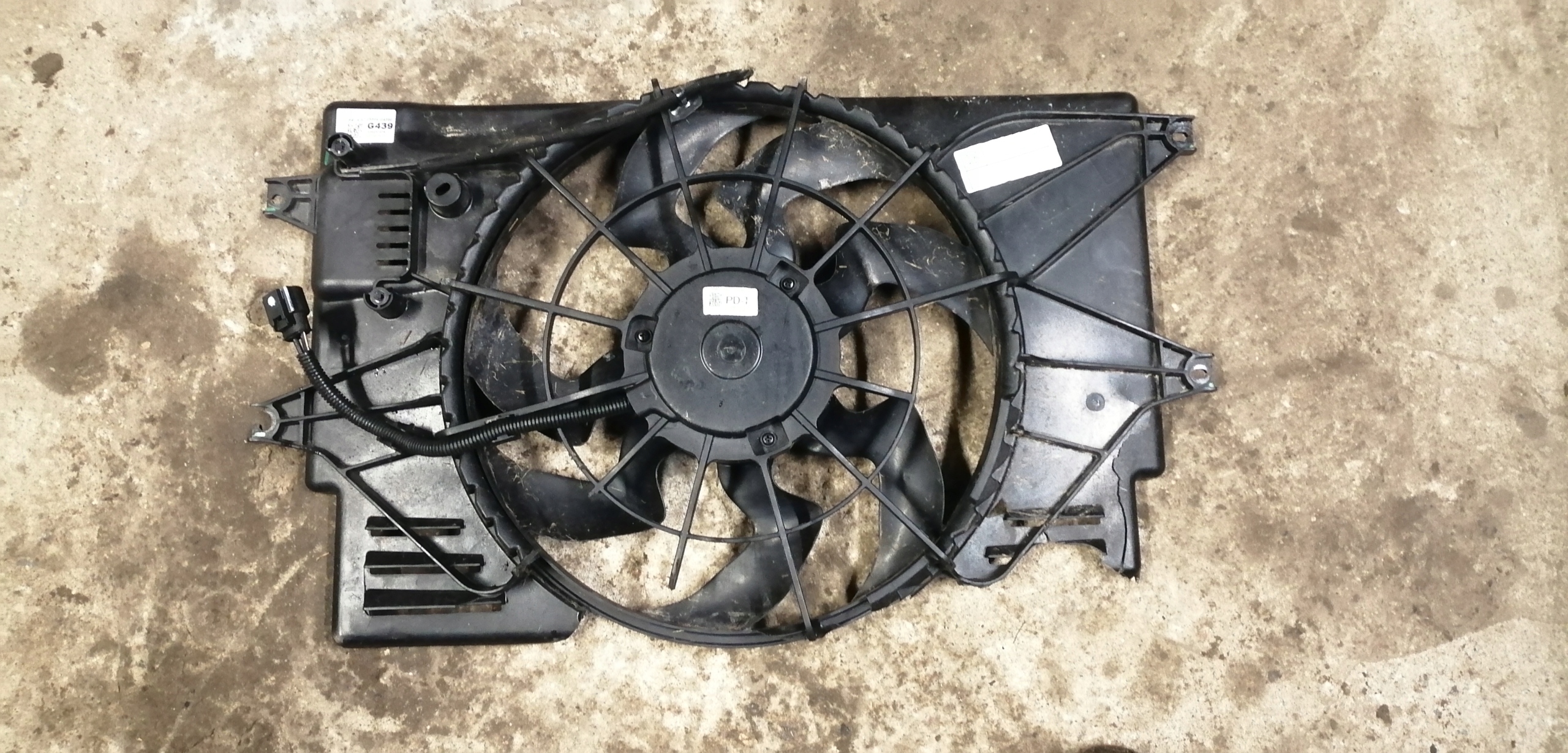 HYUNDAI i30 III вентилятор радіатора 25304-G4390