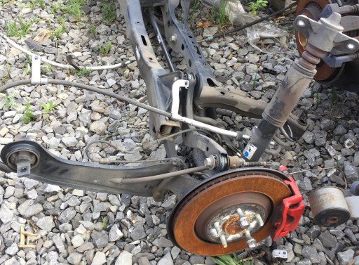 Hyundai i30n i30 n 17- lewy задня підвіска