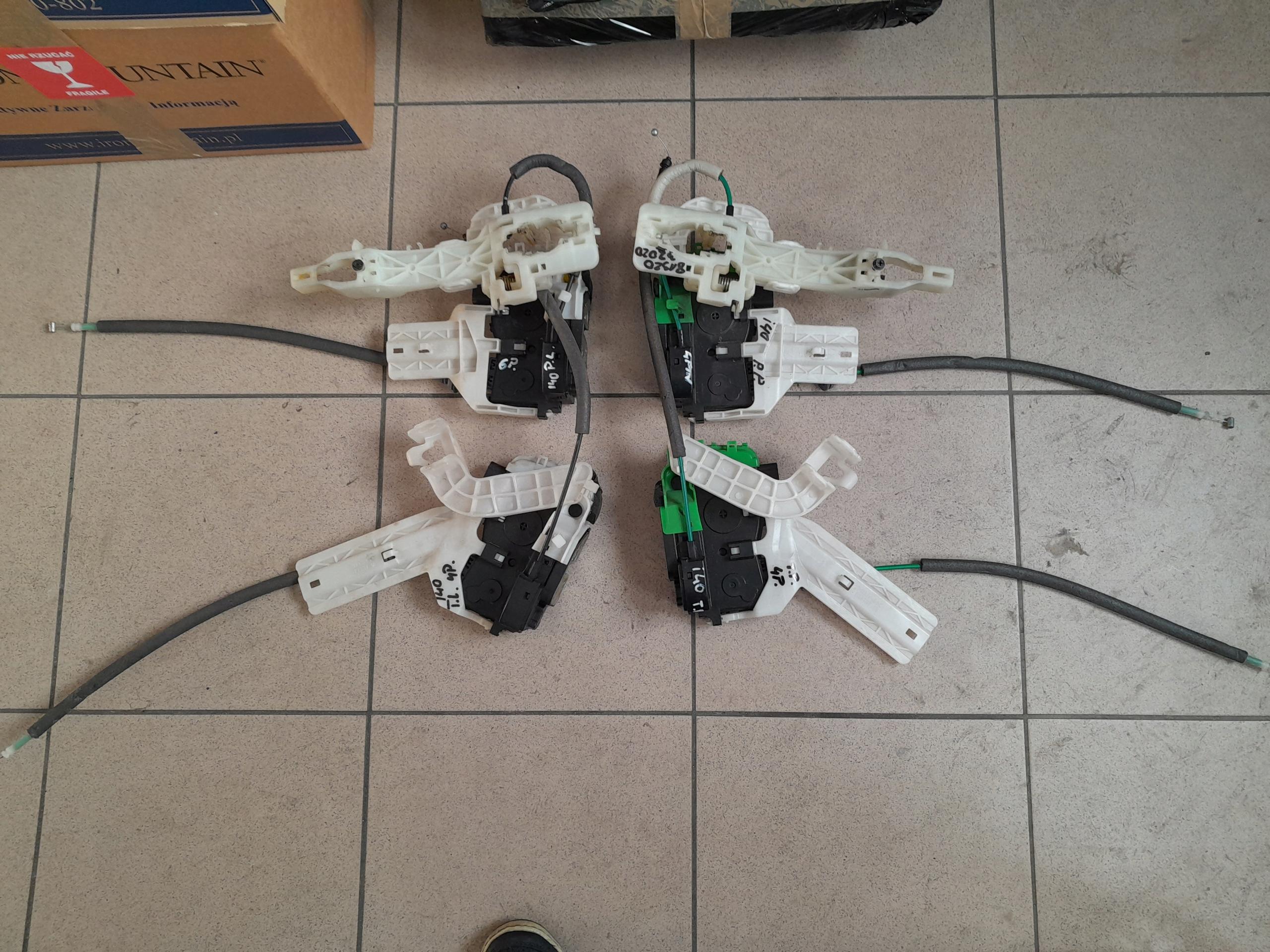 81320-3Z020 81320-3Z020 - HYUNDAI I40 замок двері передній задній задній правий лівий