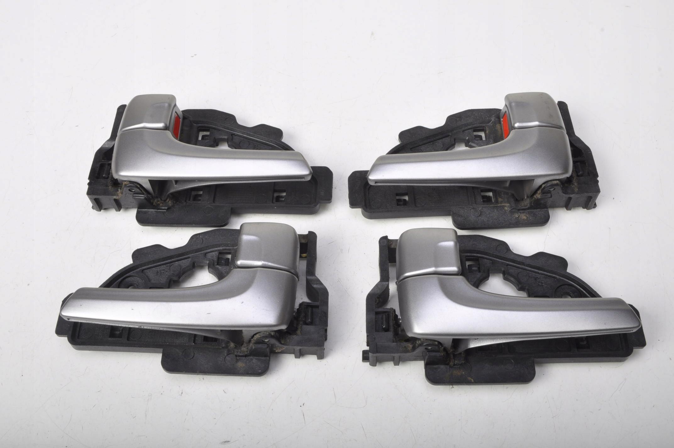 82613-2S000 - HYUNDAI IX35 ВНУТРЕННЯЯ ДВЕРНАЯ РУЧКА В СБОРЕ 82623-2S000