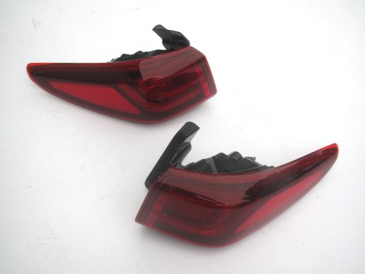 92402 J9000 - HYUNDAI KONA 2017-лампи задній ліхтар L + R оригінал