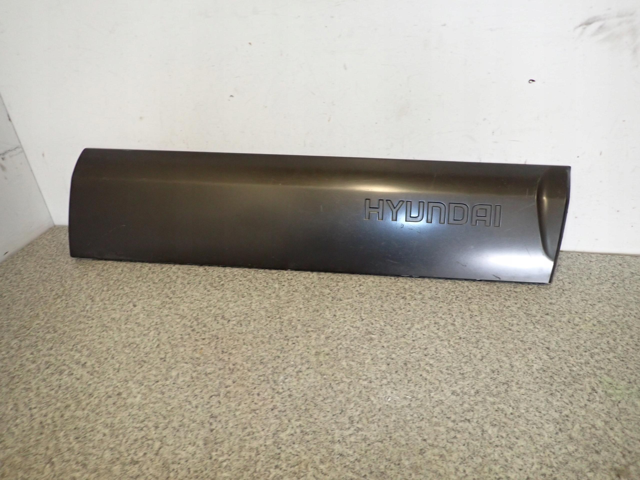 HYUNDAI TUCSON 04-МОЛДИНГ ПЕРЕДНЕЙ ПРАВОЙ ДВЕРИ