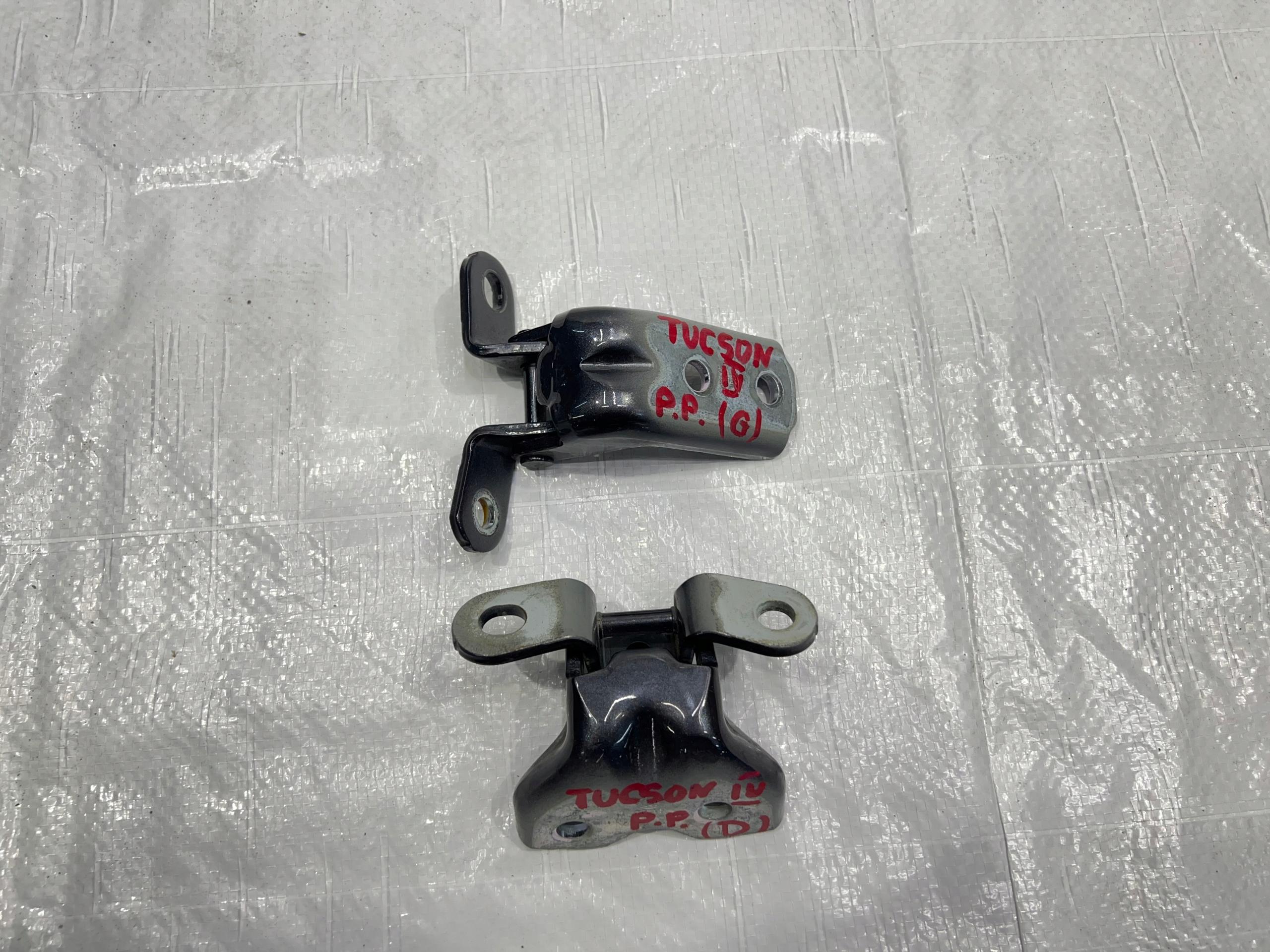 HYUNDAI TUCSON IV ПЕТЛІ ПЕРЕДНЬОЇ ПРАВОЇ ДВЕРІ