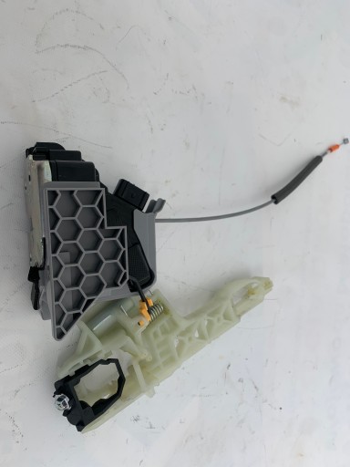 81410-Q0000 81410Q0000 - HYUNDAI i20 III 3-замок двери задний левый 4-контактный ОРИГИНАЛ ЕВРОПА