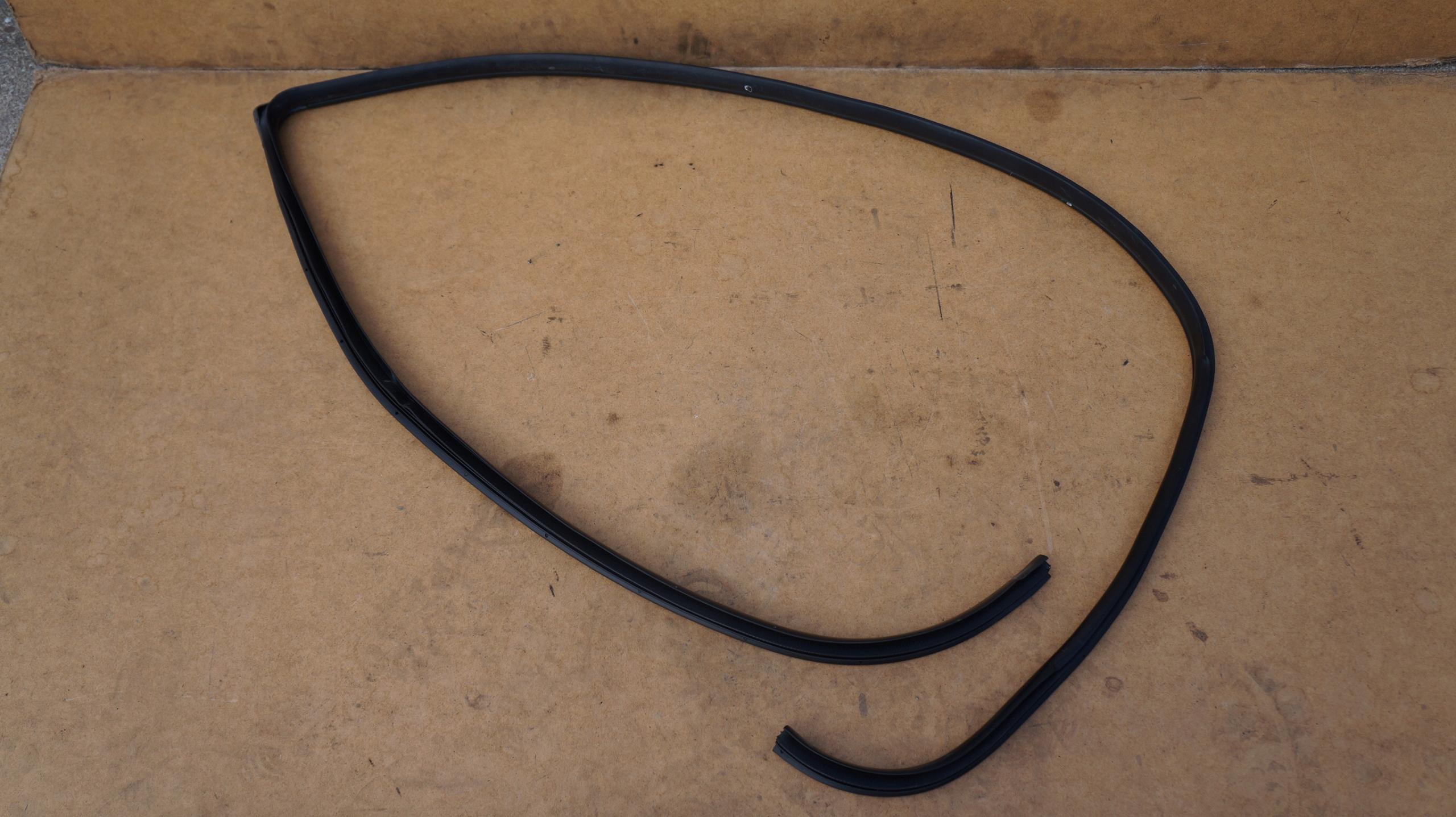 HYUNDAI i30 і 07-HB 5 двері прокладка ліва передня