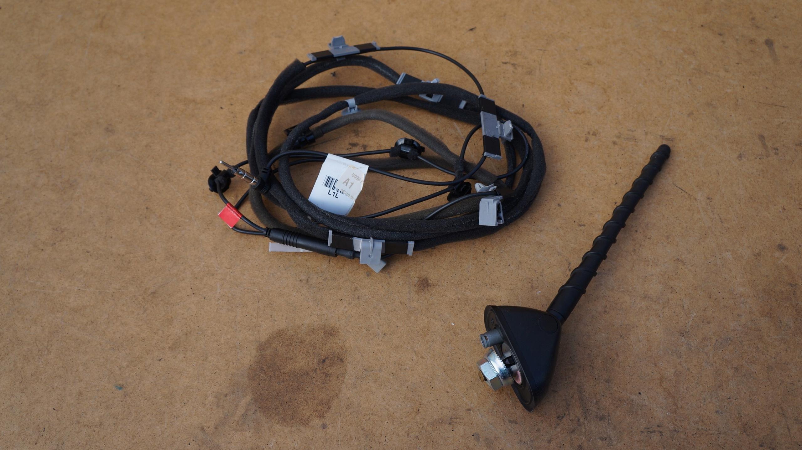 HYUNDAI i30 і 1 07-антена на даху установка BDB