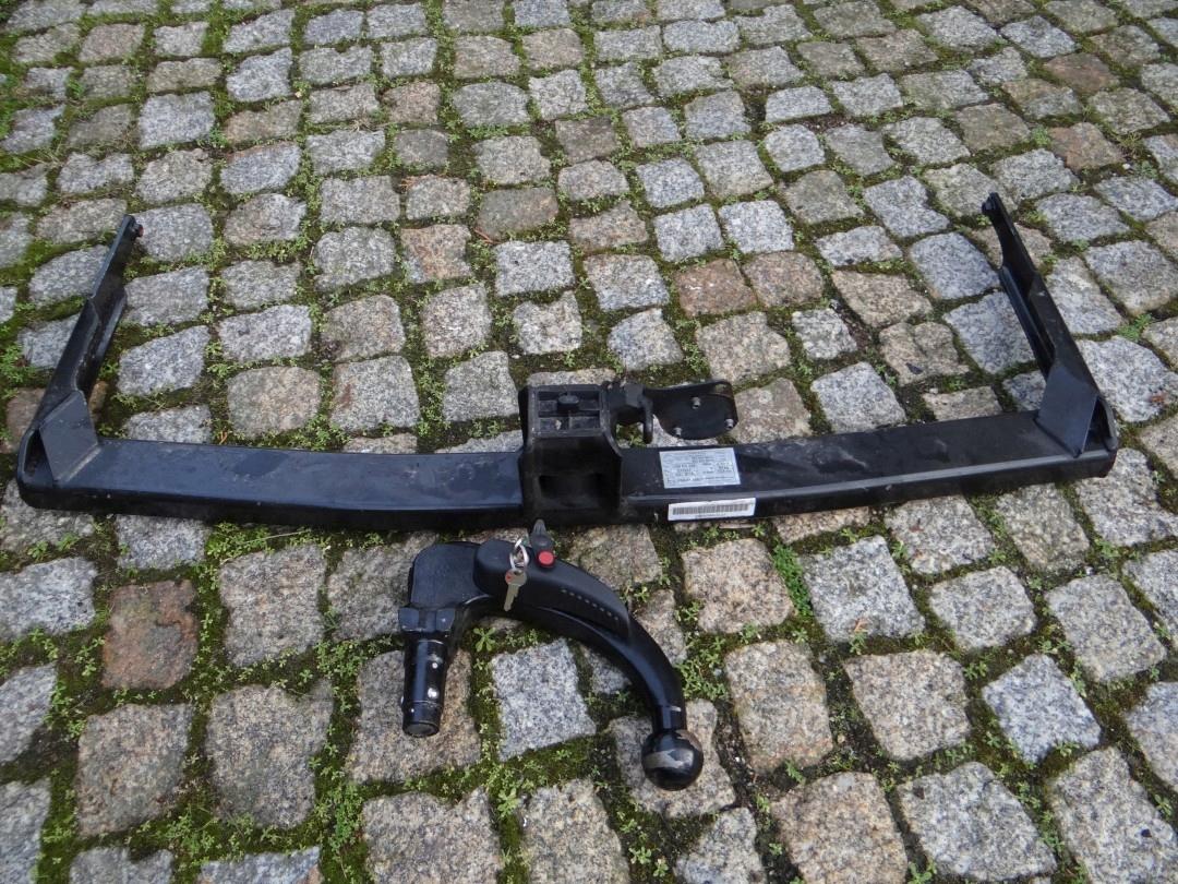 3 - Буксировочный крюк 5e0803881c Skoda Octavia III