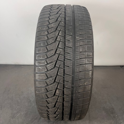 Hankook Winter i*cept evo2 W320B 245/45R18 100 V