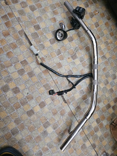 Harley Davidson Sportster 1200, Кермо.