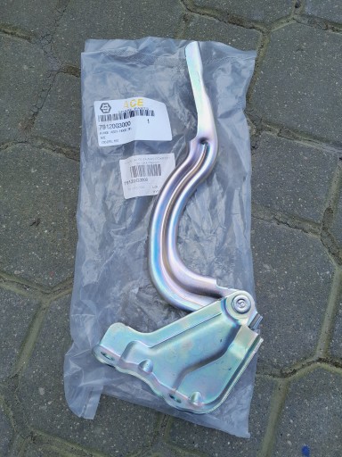 79120-G3000 - Hyundai I30 III правая петля капота