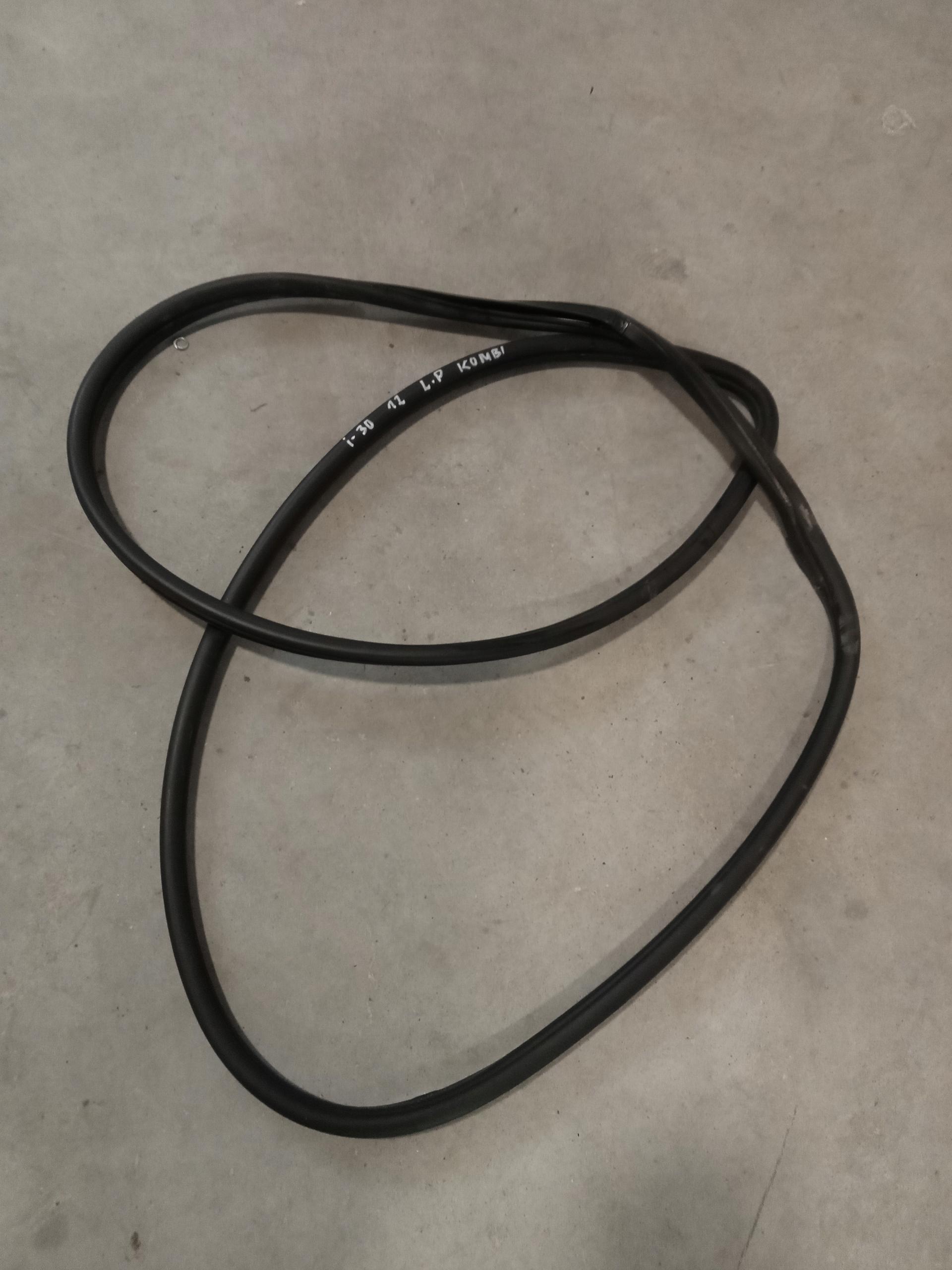 Hyundai i30 II 12-16 уплотнение двери левая передняя