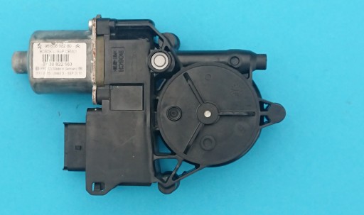 12- - Hyundai i30 II 12-17 LIFT ДВИГУН, передній лівий W-WA