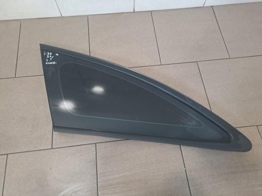 3 22r - Hyundai i30 III кузовное стекло левый задний универсал