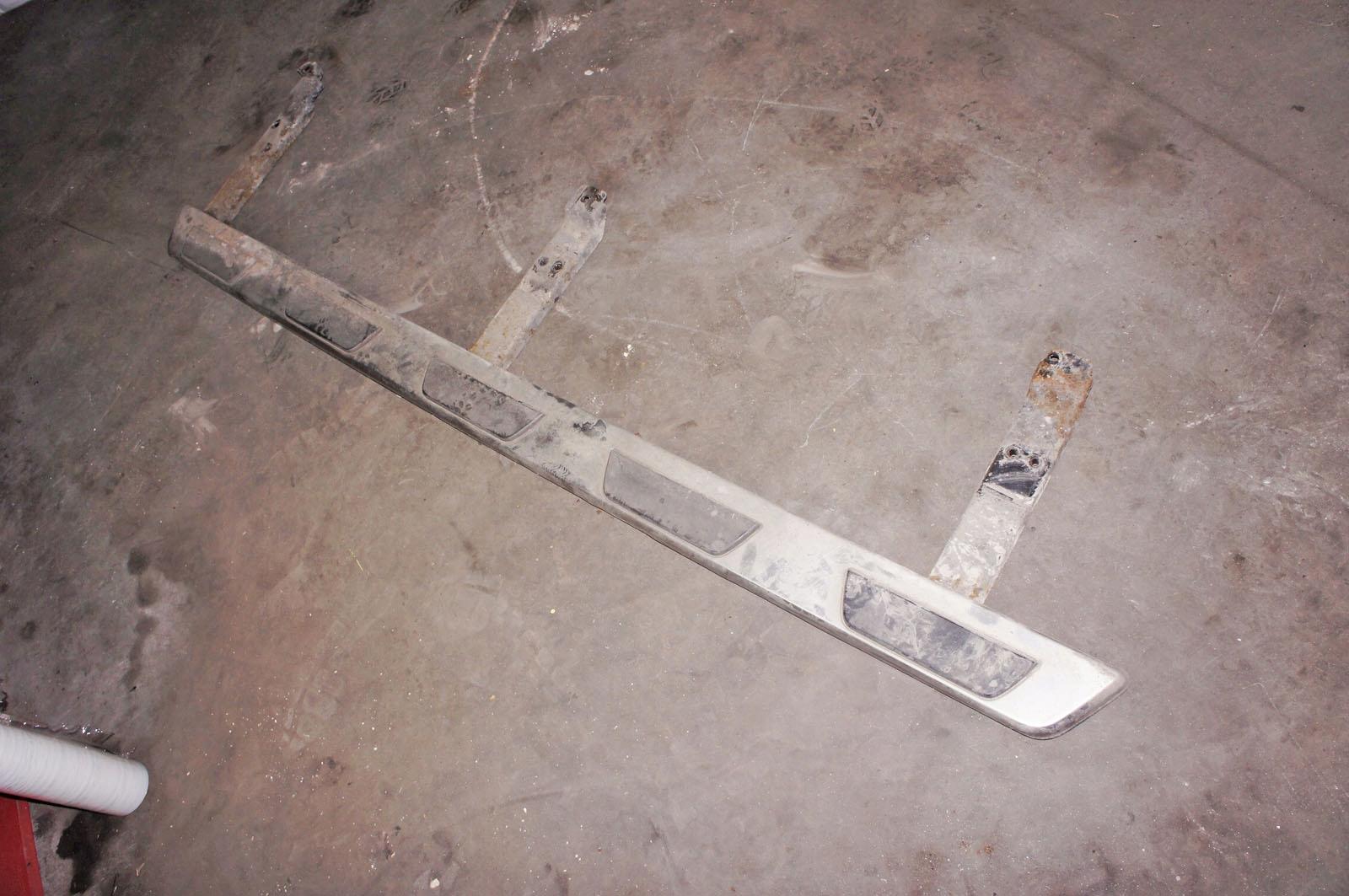 IF149 Audi Q7 4L ступень подоконник левый