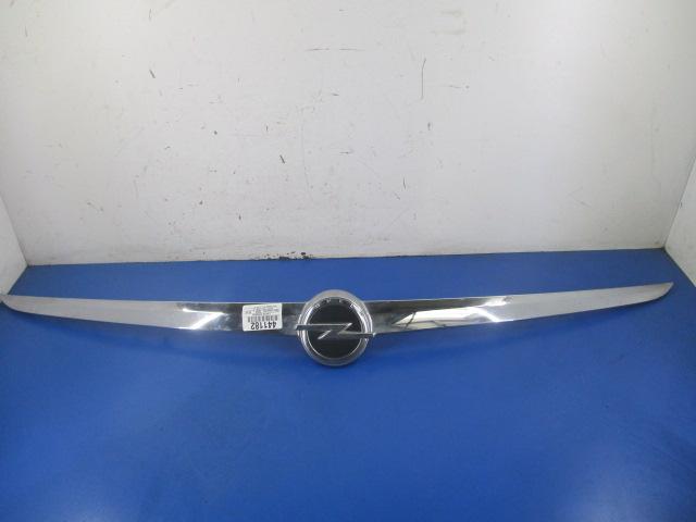 INSIGNIA A ПЛАНКА КРЫШКА БАГАЖНИКА