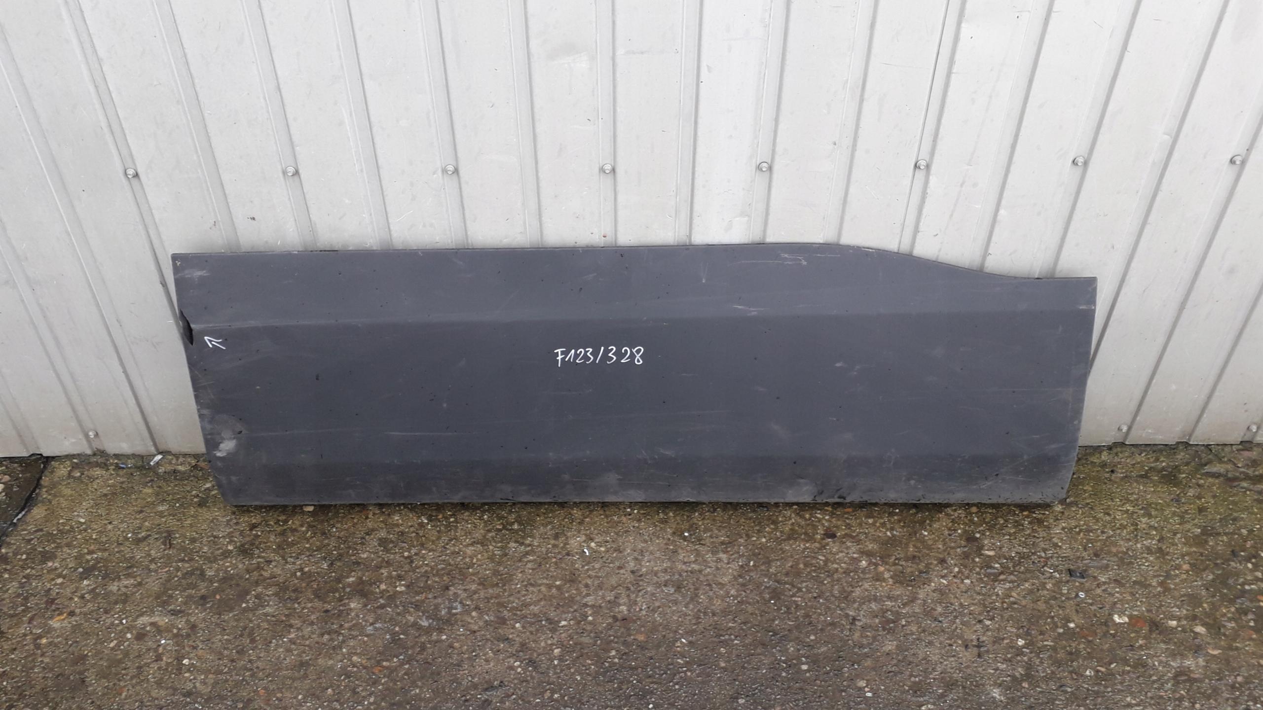 14- 5801811168 - IVECO DAILY 14-МОЛДИНГ ПРАВОЙ БОКОВОЙ ДВЕРИ